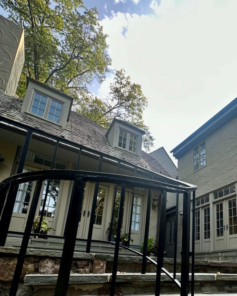 Stairs and railing for flagstone patio